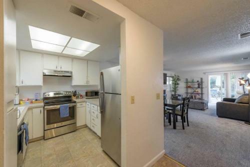 Cozy 2 Bedroom Space With Patio And Hot Tub