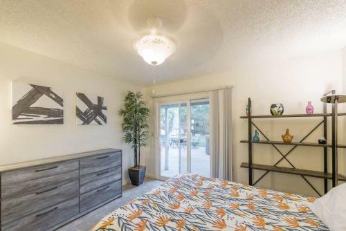 Cozy 2 Bedroom Space With Patio And Hot Tub