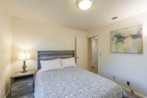 Cozy 2 Bedroom Space With Patio And Hot Tub