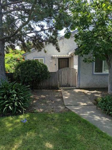 Cozy 2 Bedroom Space With Patio And Hot Tub