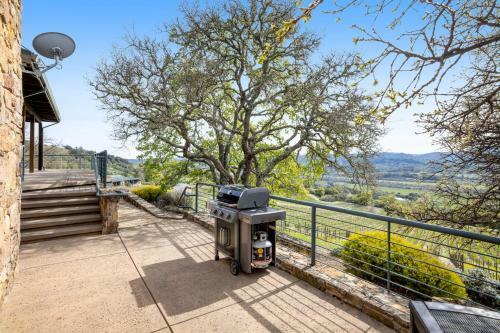 Woodhawk Vineyards Estate