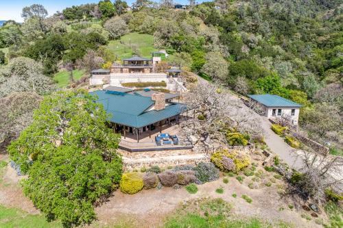 Woodhawk Vineyards Estate