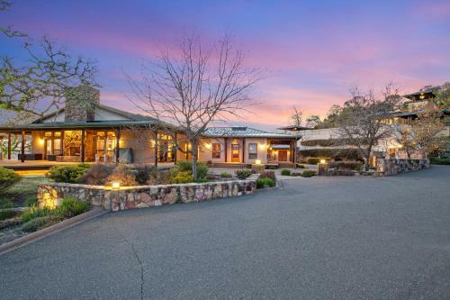 Woodhawk Vineyards Estate