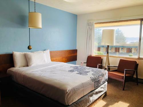 Motel Curly Redwood Lodge