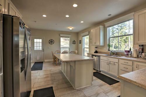 Pet Friendly Home With Bbq Near Rollins Lake And Auburn