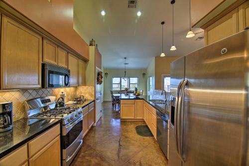 House With Mountain Views - 13 Mi To Dt Palm Springs