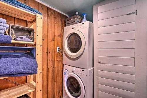 Cozy, Pet-friendly Mtn Cabin About 1 Mi To Lake Gregory