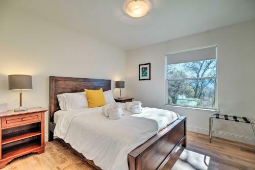 Quiet Retreat With Hot Tub And Sierra Mtn View!