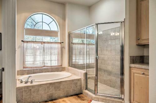 Quiet Retreat With Hot Tub And Sierra Mtn View!