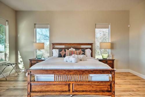 Quiet Retreat With Hot Tub And Sierra Mtn View!