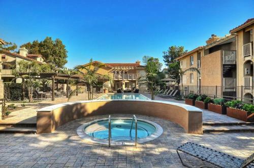 Dp-14a - Ritz Point Condo