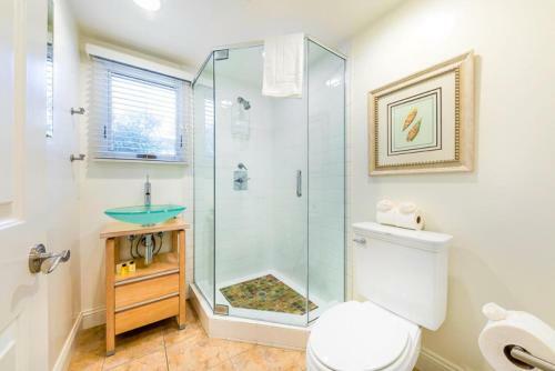 Dp-087b - Tommy Bahama Beach Rd II