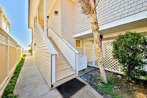 Dp-087b - Tommy Bahama Beach Rd II