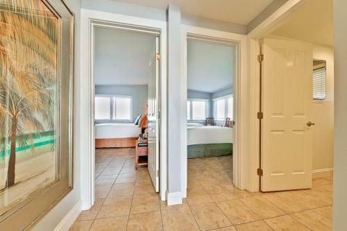 Dp-087b - Tommy Bahama Beach Rd II
