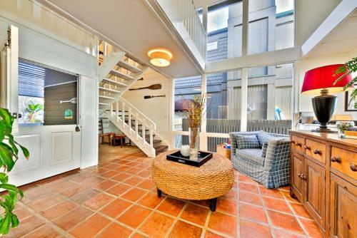 Dp-701 - Cape Cod House In Capo Beach