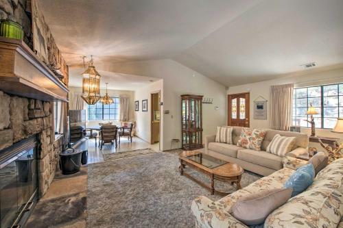 Cabin With Pool Table Less Than 1 Mi To Lake Gregory!