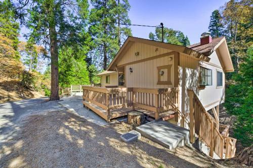 Cabin With Pool Table Less Than 1 Mi To Lake Gregory!