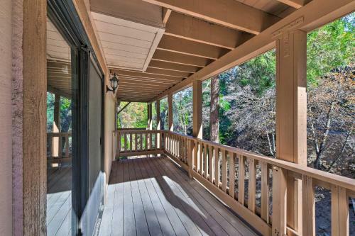 Cabin With Pool Table Less Than 1 Mi To Lake Gregory!