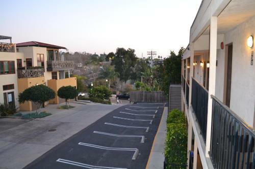 Moonlight Beach Motel