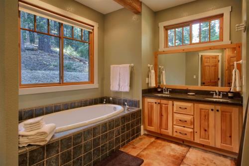 Aspen House In Fish Camp