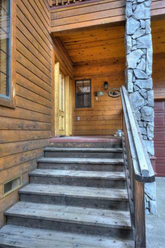 Rock Front Lodge
