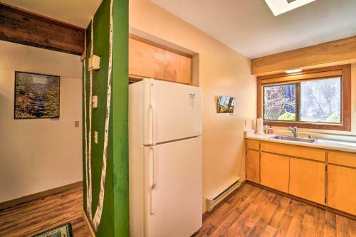 Quiet Home With Graeagle Meadows Golf Course View!