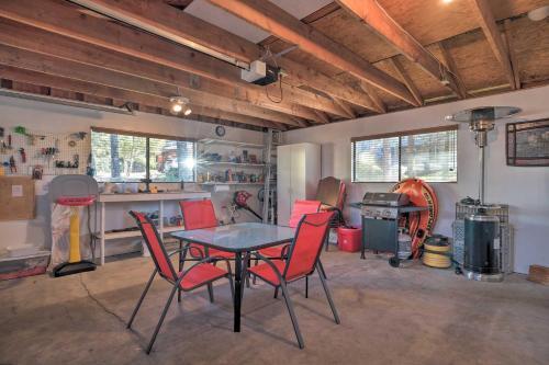 Idyllic Mountain Hideaway With Community Perks!