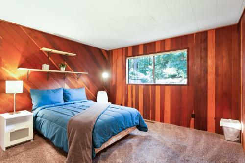 Cozy Treehouse