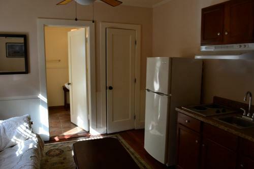 Hotel Guerneville Lodge