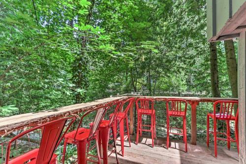 Redwoods Treehouse Across From The Russian River!