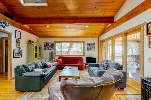 Hawkins Bar River Home