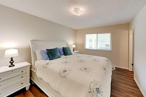 Relaxing Retreat - Big Patio - Walk To Parks Home