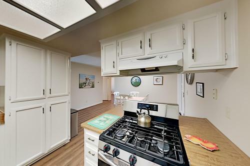Relaxing Retreat - Big Patio - Walk To Parks Home