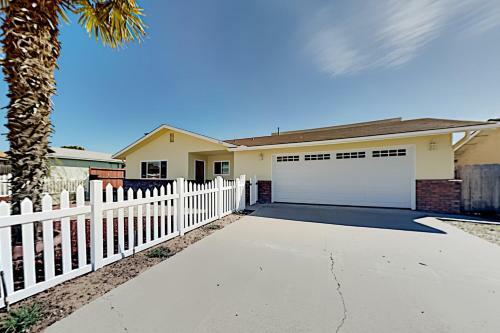 Relaxing Retreat - Big Patio - Walk To Parks Home
