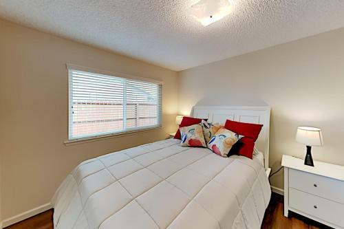 Relaxing Retreat - Big Patio - Walk To Parks Home