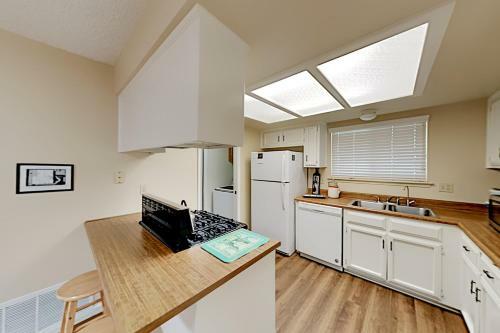 Relaxing Retreat - Big Patio - Walk To Parks Home