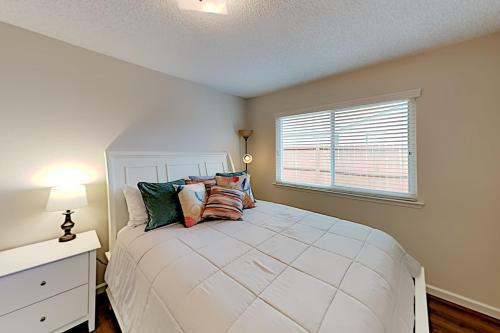 Relaxing Retreat - Big Patio - Walk To Parks Home