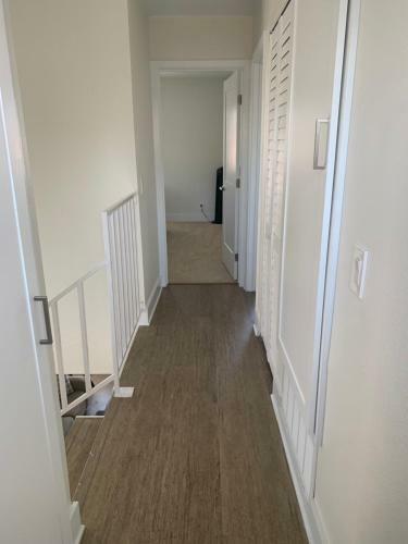 Townhouse Minutes From The Beach!