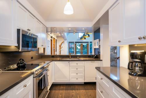 Cedar Crest - Eagle Cottage 8
