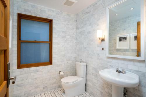 Cedar Crest - Eagle Cottage 8