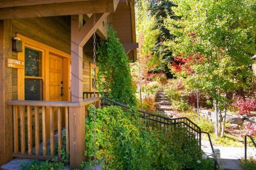 Cedar Crest - Eagle Cottage 8