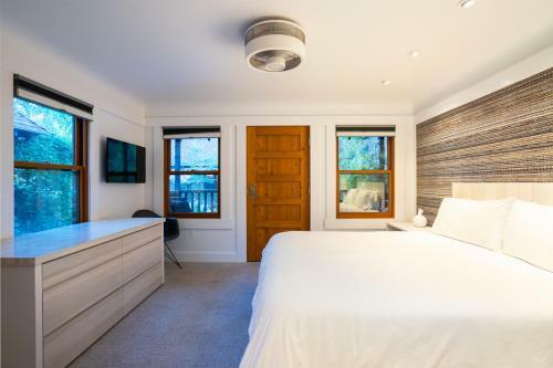 Cedar Crest - Osprey Cottage 3
