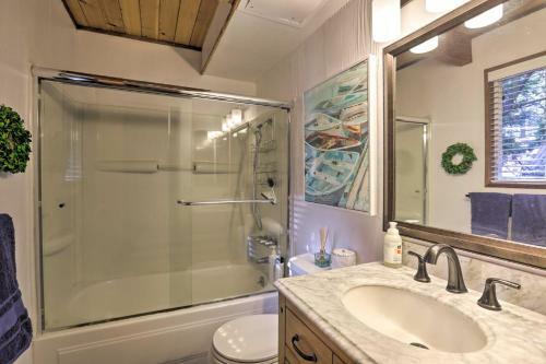 Treetop Chalet In Chambers Landing With Shuttle
