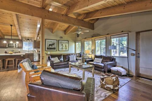 Treetop Chalet In Chambers Landing With Shuttle
