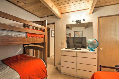 Treetop Chalet In Chambers Landing With Shuttle
