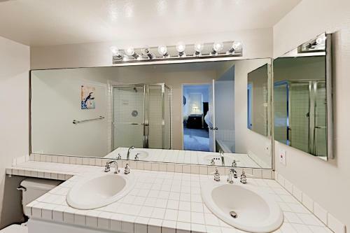 Apartamento Ocean-view Condo - Direct Beach Access Condo