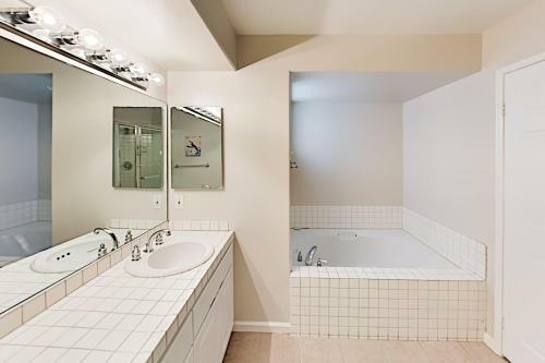 Apartamento Ocean-view Condo - Direct Beach Access Condo