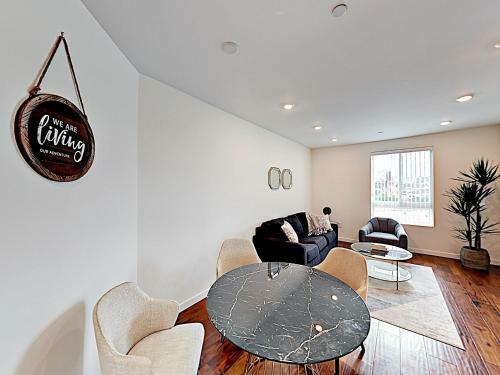 New Listing! Glam Hollywood Apartment With Balcony Apts