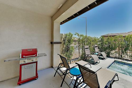 Brand-new Indian Palms Home With Private Pool & Spa Home