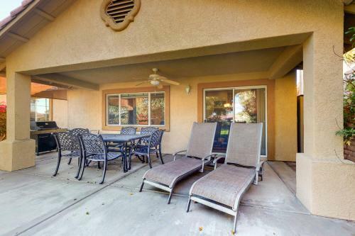 Indian Palms Fairway Retreat